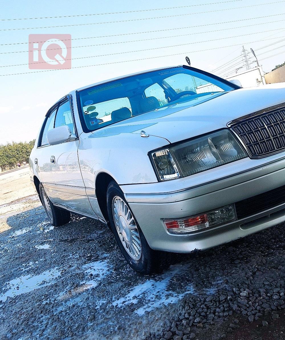 تۆیۆتا کراون